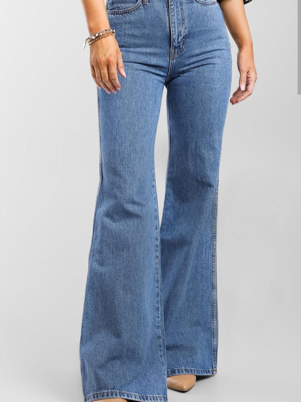 Wrangler Wanderer Light Blue High-Rise Flare Jeans - Picture 2 of 9